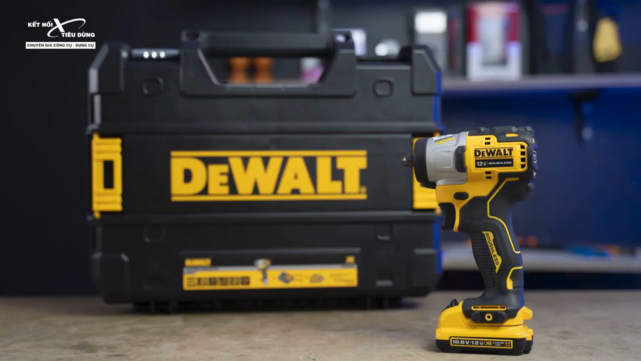 Máy vặn bu lông Dewalt DCF902 là 1 trong 5 con máy dòng Xtreme 12V mới ra mắt của Dewalt