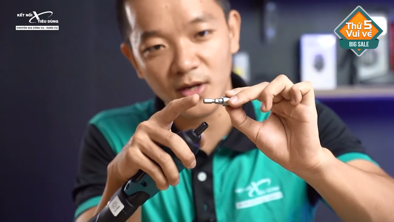 Phần đầu v&iacute;t rất chắc chắn, c&oacute; nam ch&acirc;m h&uacute;t gi&uacute;p v&iacute;t kh&ocirc;ng bị rơi khi th&aacute;o ra