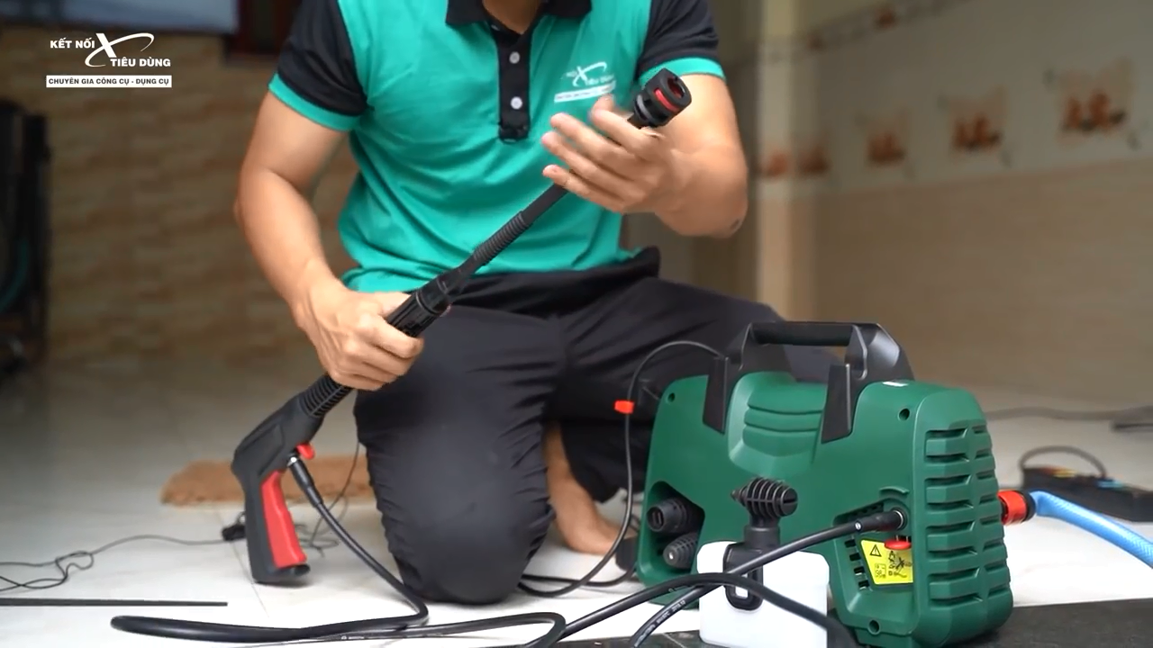 Bosch AQT 110 trang bị hệ thống điều chỉnh &aacute;p lực từ cao đến thấp t&ugrave;y v&agrave;o nhu cầu v&agrave; mục đ&iacute;ch sử dụng