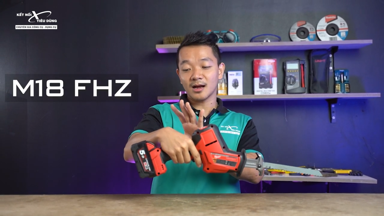 Máy cưa kiếm Milwaukee M18 FHZ được sản xuất theo công nghệ hiện đại của Mỹ