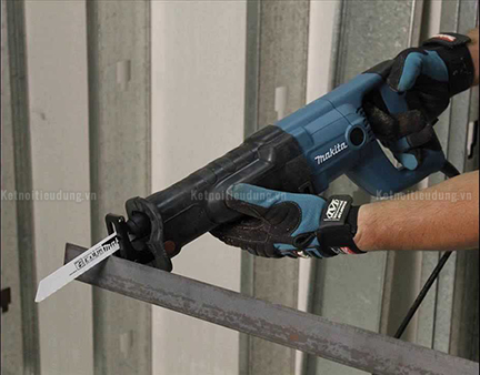 Máy cưa kiếm dùng pin Makita DJR360RT2