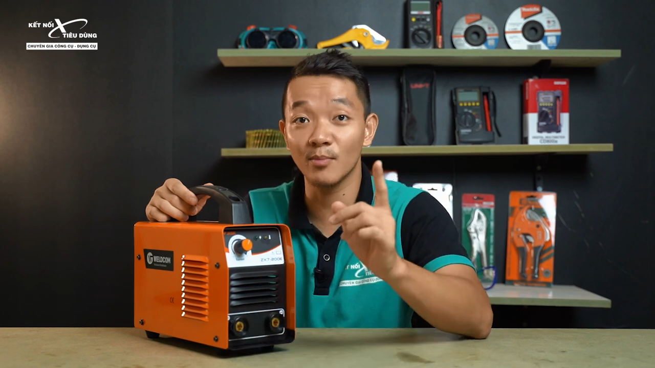 Cấu tạo m&aacute;y h&agrave;n Jasic ZX7 200E dễ d&agrave;ng di chuyển