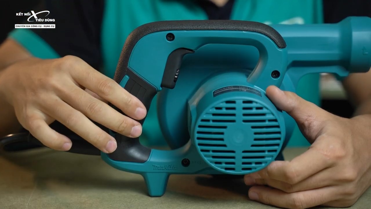 Makita UB1103 c&oacute; thiết kế nhỏ gọn v&agrave; trọng lượng nhẹ