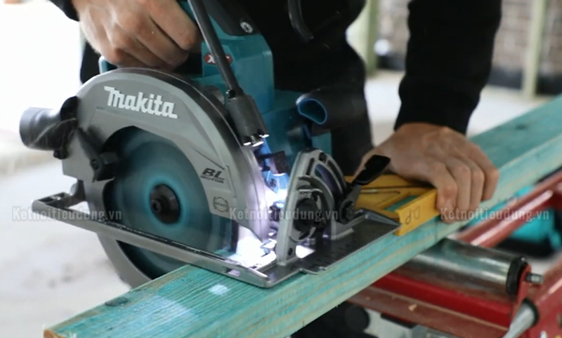 Máy cưa đĩa dùng pin 40V Makita HS003GZ 185mm