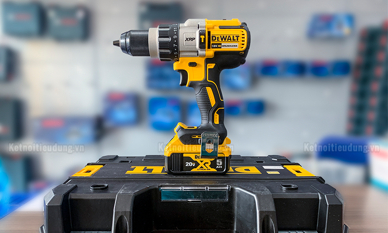 May-khoan-dong-luc-dung-pin-20V-Dewalt-DCD996P1