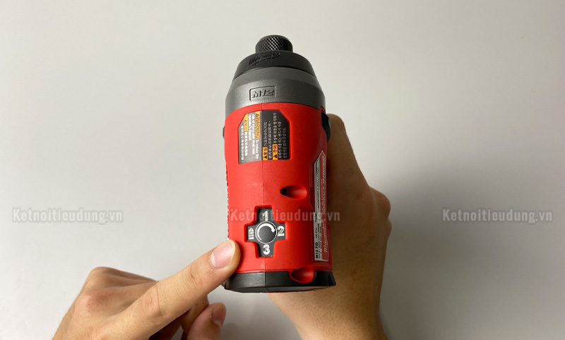 Milwaukee M12 FID được trang bị chế độ Self Tapping gi&uacute;p đảm bảo an to&agrave;n cho Anh Em v&agrave; kh&ocirc;ng l&agrave;m hư hỏng vật liệu