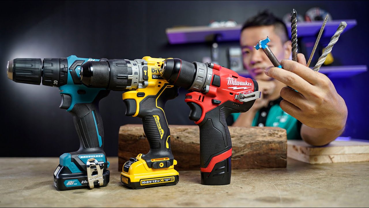 Cả ba chiếc m&aacute;y khoan đều c&oacute; thiết kế rất nhỏ gọn, trọng lượng m&aacute;y nhẹ gi&uacute;p người d&ugrave;ng thao t&aacute;c kh&ocirc;ng mệt mỏi