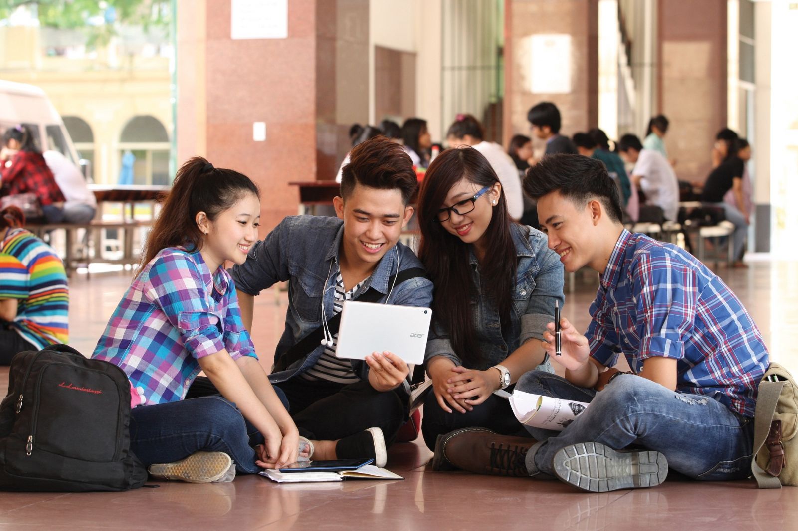 Tuyển dụng Kết Nối Tiêu Dùng