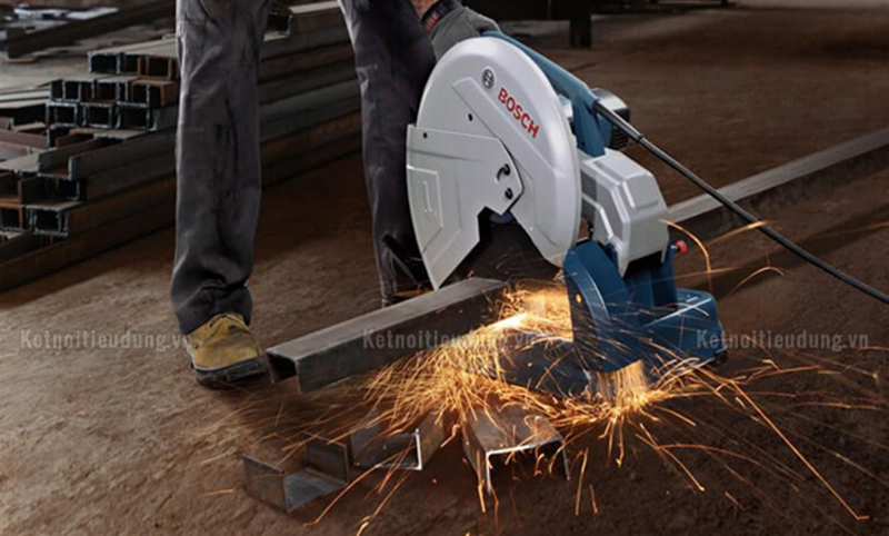 Mẹo gi&uacute;p cắt sắt th&eacute;p nhanh ch&oacute;ng v&agrave; an to&agrave;n hơn