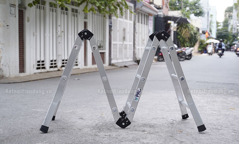 Những Tư Thế Sử Dụng Thang Nhôm Gấp An Toàn
