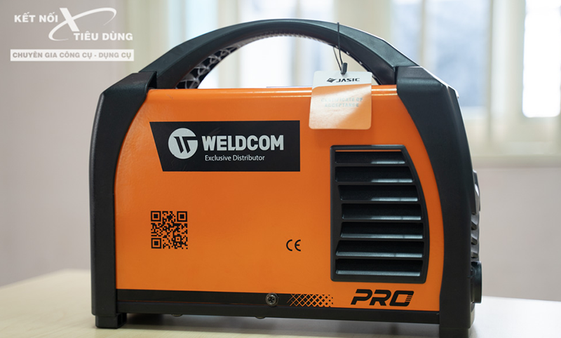 Máy hàn que điện tử jasic zx7 200 pro. Máy hàn que điện tử jasic zx7 200 pro