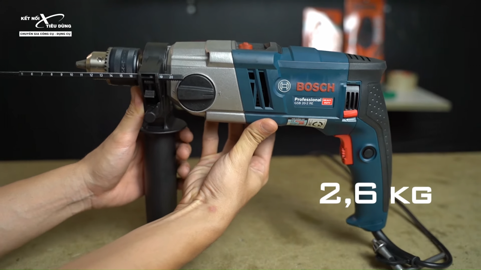 Review m&aacute;y khoan động lực Bosch GSB 20-2RE: 800W, c&oacute; b&uacute;a, hộp số 2 cấp, đi c&ocirc;ng trinh ngon - đặc điểm nổi bật của m&aacute;y khoan 