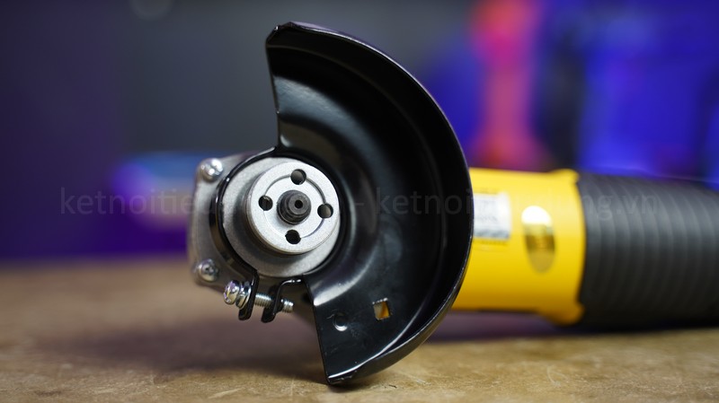 Review m&aacute;y m&agrave;i g&oacute;c rẻ nhất (580k) của Stanley - STGS5100: thiết kế ổn, phụ t&ugrave;ng tốt, bảo h&agrave;nh 2 năm
