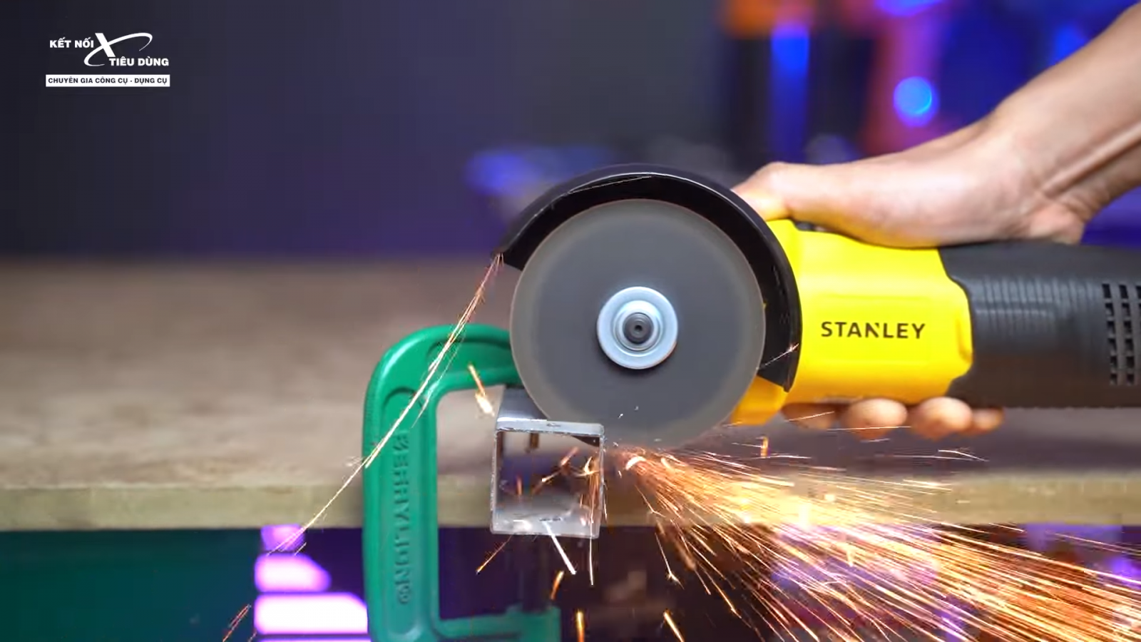 Review m&aacute;y m&agrave;i g&oacute;c rẻ nhất (580k) của Stanley - STGS5100: thiết kế ổn, phụ t&ugrave;ng tốt, bảo h&agrave;nh 2 năm