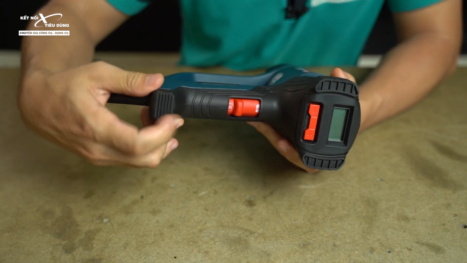 Review m&aacute;y thổi n&oacute;ng hiển thị nhiệt độ ch&iacute;nh x&aacute;c, cực nhiều t&iacute;nh năng - Bosch GHG 20-63