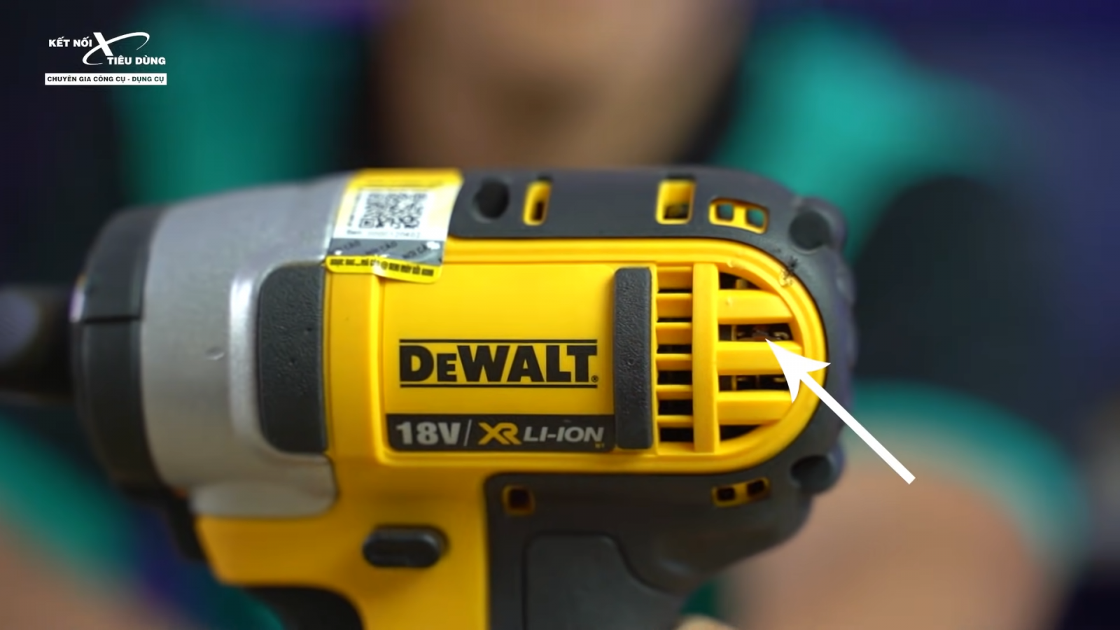 So s&aacute;nh m&aacute;y bắn v&iacute;t Dewalt DCF885 (chổi than) - DCF 887 (kh&ocirc;ng chổi than), loại n&agrave;o ngon hơn?